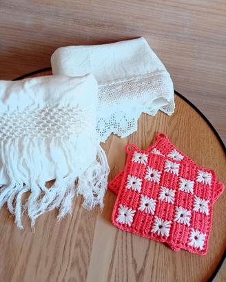 tovaglie runner e presine vintage 70 fatte a mano 