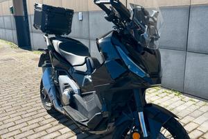 Honda X-ADV 750 (2025) - 2.860 km - Unico Propr.