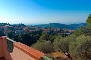 Casa indipendente su due livelli