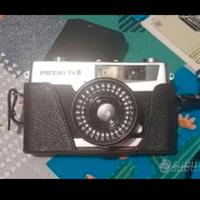 Macchina fotografica vintage Petri made in Japan