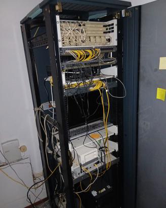 Rack armadio server