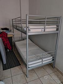 letto a castello Ikea con materassi.