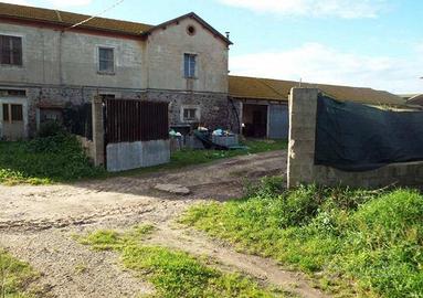 Immobile in asta di 241 m² con più di 5 locali a A