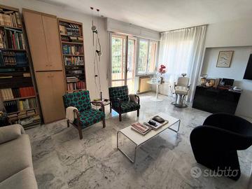 Appartamento di 116 m² con 5 locali e box auto a P