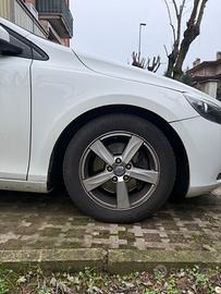 Cerchi volvo v40 16” gommati Bridgestone