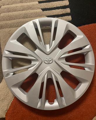 Borchie nuove, originale Toyota, raggio 17