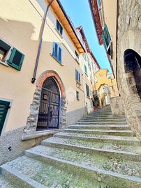 2 LOCALI A BELLANO
