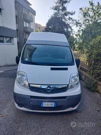 Opel Vivaro a tetto alto