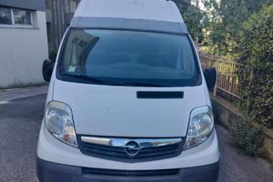 Opel Vivaro a tetto alto