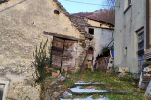 MAGAZZINO A CARENNO