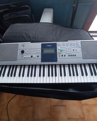 tastiera yamaha PSR e 323