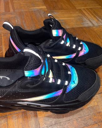 Sneakers nere stile dior con dettagli iridescenti