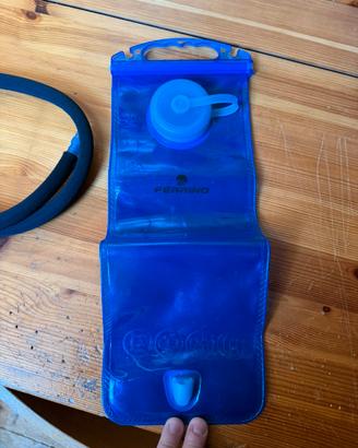 Ferrino camel bag 2 litri