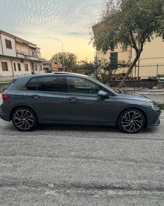 RARA VOLKSWAGEN GOLF 8 DSG Full Optional GARANZIA