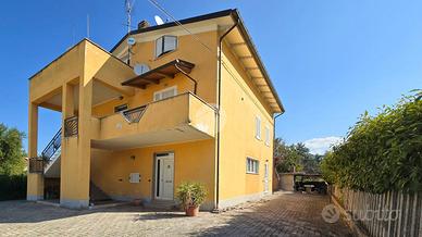 4 LOCALI A SPOLETO