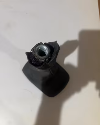 Pomello e Cuffia Volvo V50(2004) Attacco Filettato