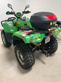 Quad arctic cat 4x4