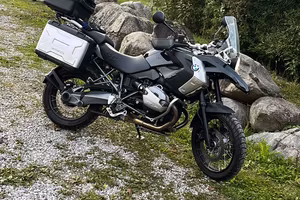 BMW GS 1200 triple black da vetrina