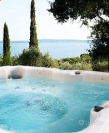 Jacuzzi