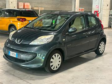 PEUGOUT 107 1.0 BENZINA ADATTA PER NEOPATENTATI