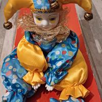 Giullare in porcellana decorativo