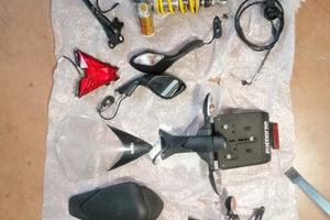 Ricambi originali aprilia rsv4 + avcessori