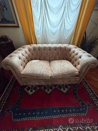 Divano chesterfield