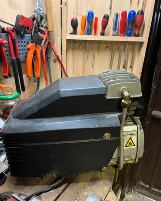 Motore per compressore