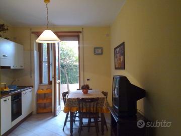 Insegnanti Studenti Univers.Agenti Commerc