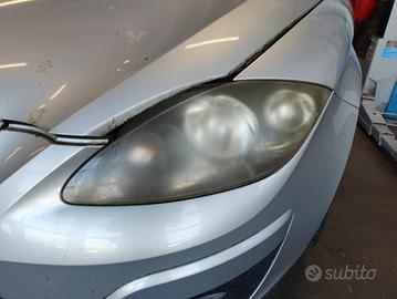 Proiettore sinistro SEAT ALTEA XL del 2011