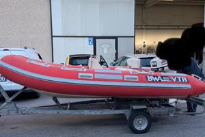 Gommone con carrello