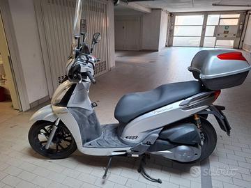 Kimco people 300 gti