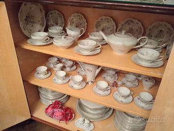 - Servizio da caffè 27 pezzi,