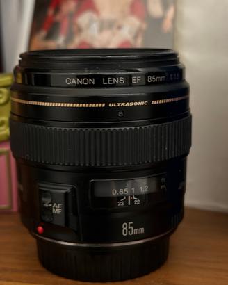 Canon EF 85mm f/1.8 USM