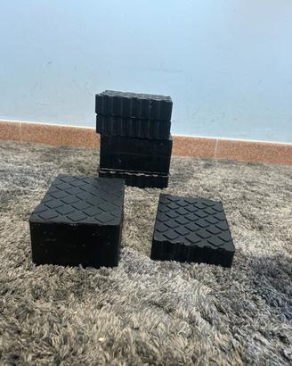 Tamponi neri di diversi spessori