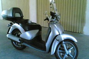 Moto Scarabeo 200