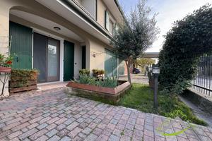 PORZIONE DI BIFAMILIARE