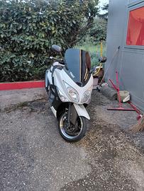 t max White max 