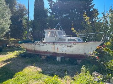 Barca in legno 8 m con motore Mercedes 40cv 2.2