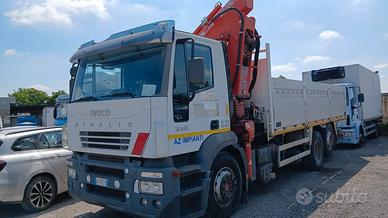 Iveco stralis con gru