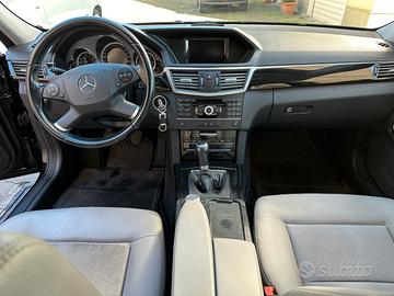 MERCEDES-BENZ E 220 D