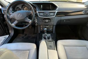 MERCEDES-BENZ E 220 D