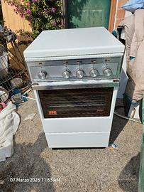 Cucina Zoppas a Gas (4 Fuochi + Forno) – O