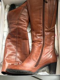 Stivali pelle donna e scarpe num 37