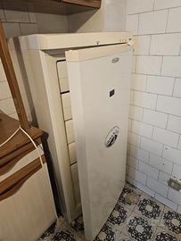 congelatore verticale a cassetti
