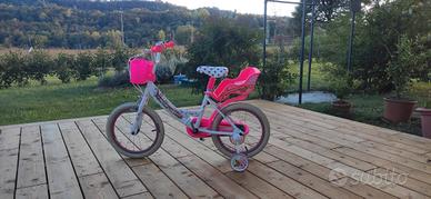 Bicicletta a rotelle da bambina