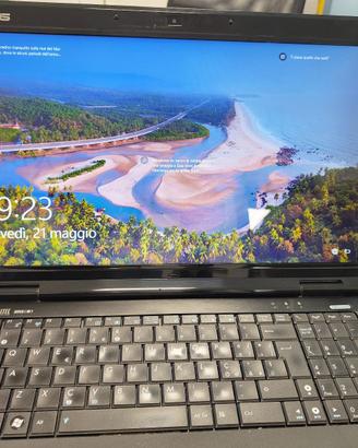 ASUS notebook display 17".