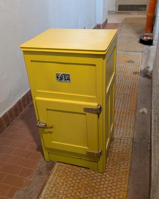 ghiacciaia legno vintage