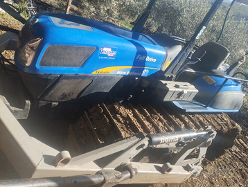 Trattore cingolato New Holland 40 40 con apripista