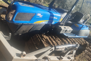 Trattore cingolato New Holland 40 40 con apripista